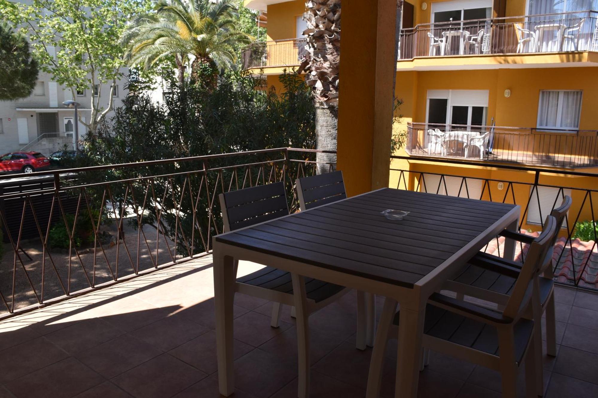 Apartamentos Les Palmeres Platja d'Aro Exterior photo